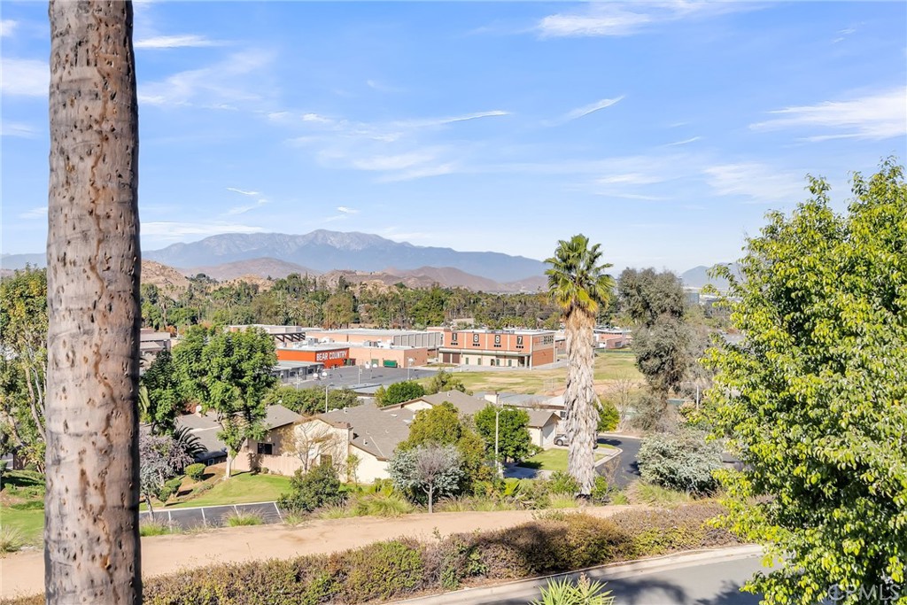 2572 Sunset Drive