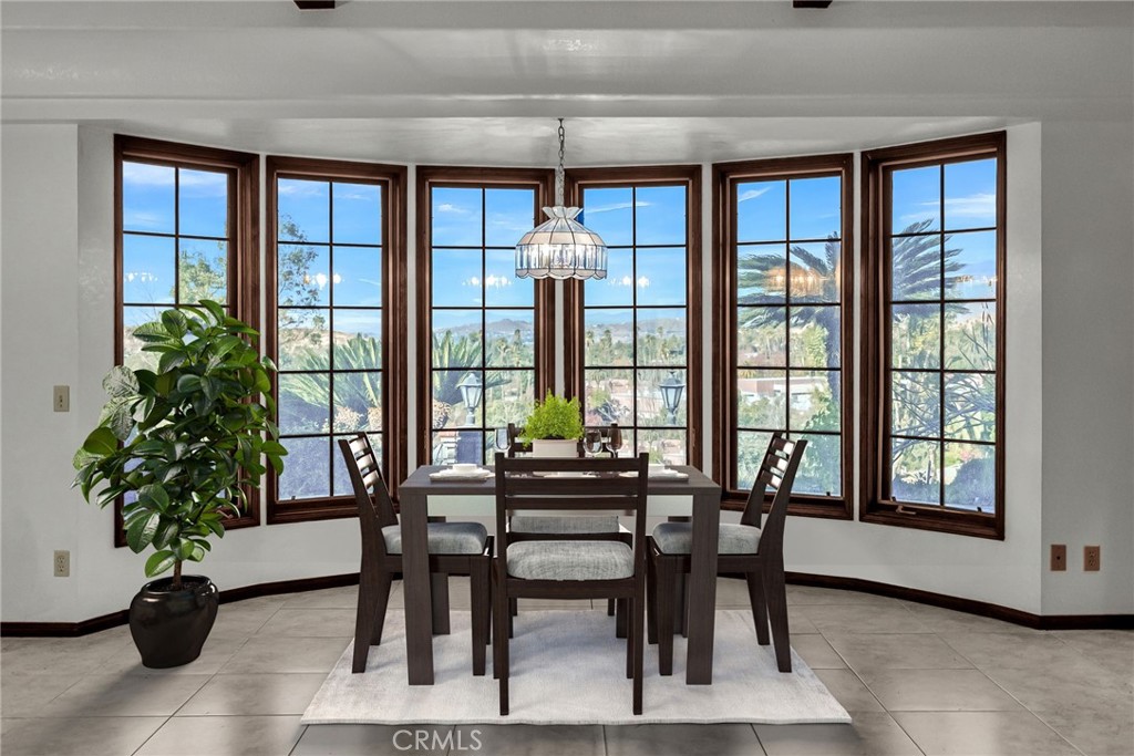 2572 Sunset Drive