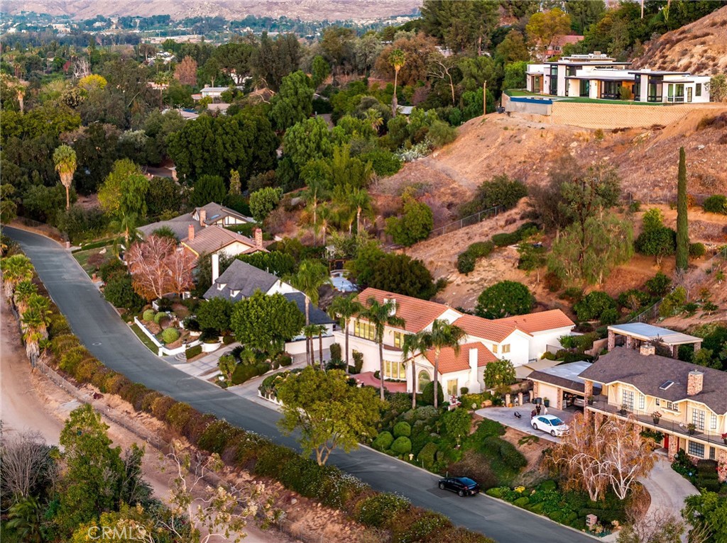 2572 Sunset Drive