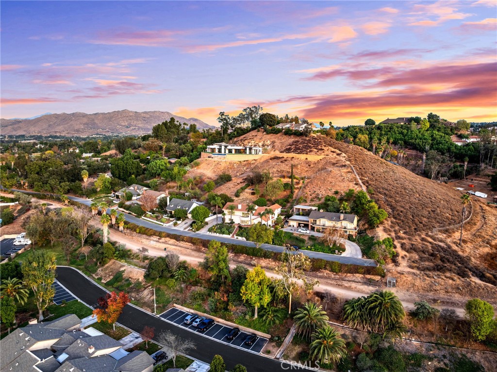 2572 Sunset Drive