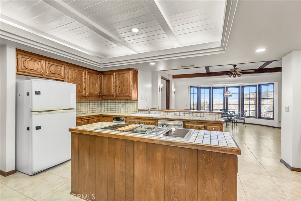 2572 Sunset Drive