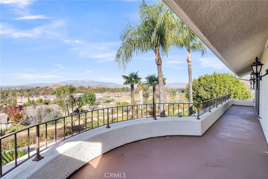 2572 Sunset Drive