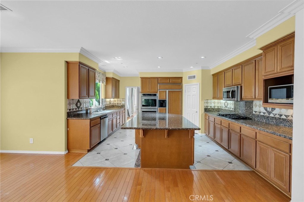 7525 Misty View Place