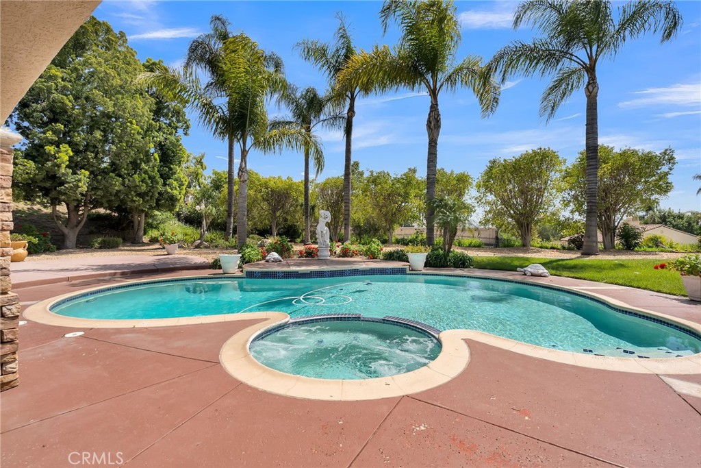 7525 Misty View Place