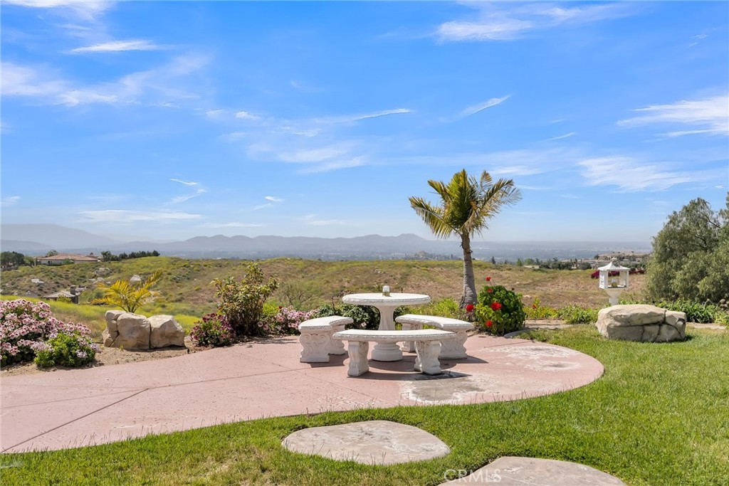 7525 Misty View Place