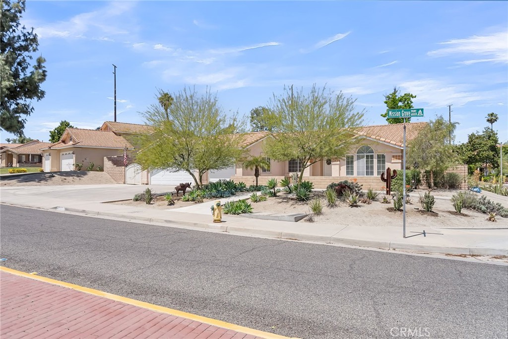 6857 Mission Grove N