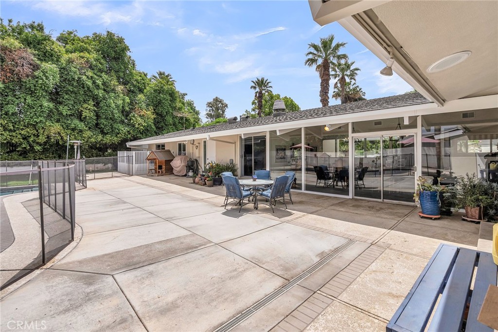 2201 Archdale Street