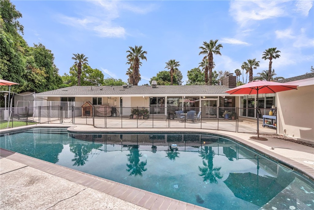 2201 Archdale Street