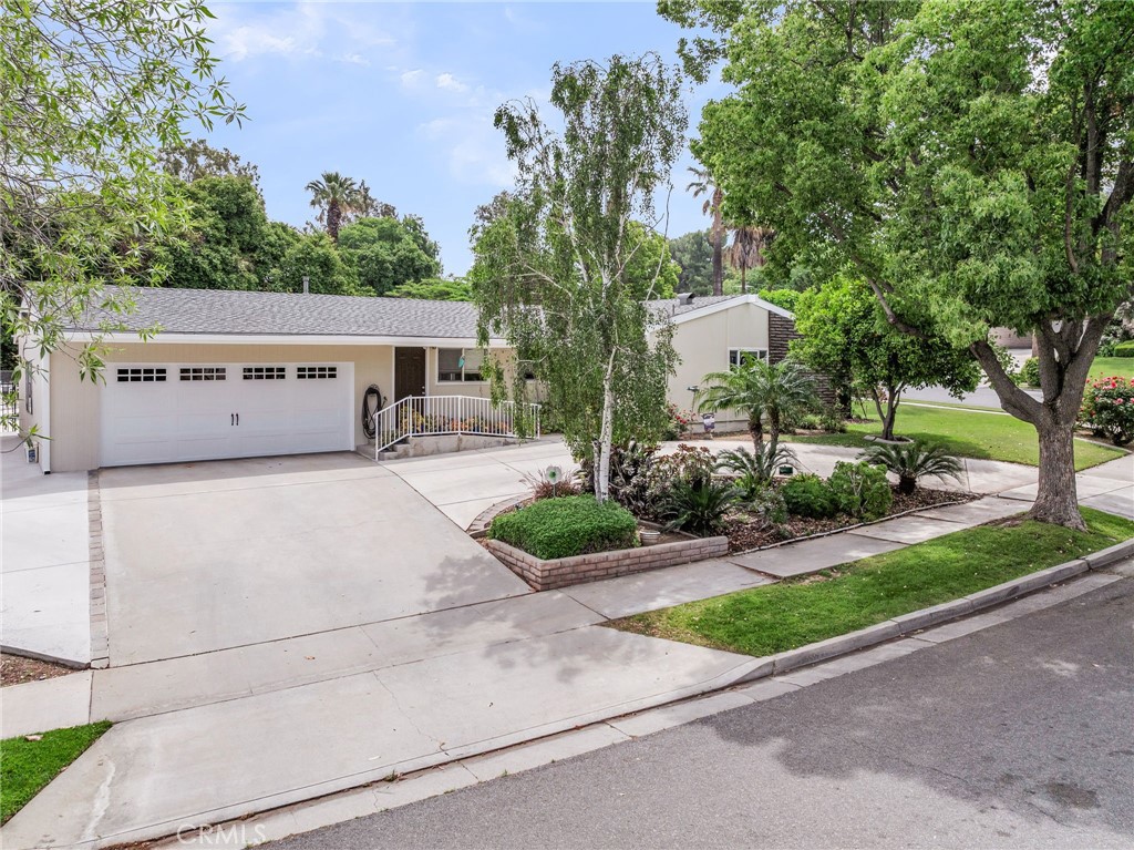 2201 Archdale Street