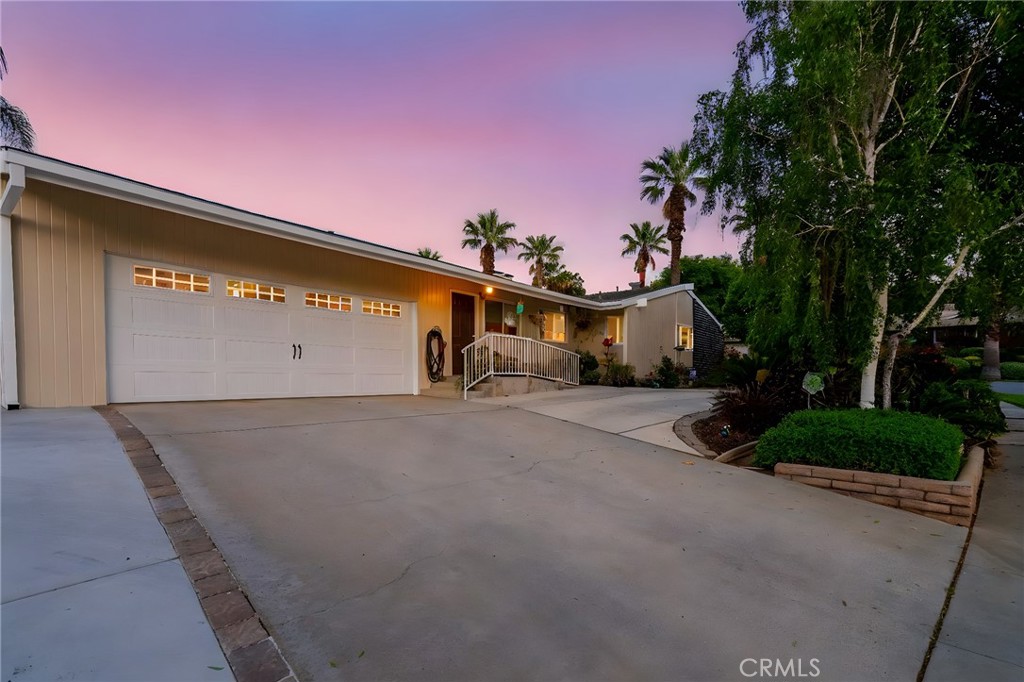 2201 Archdale Street