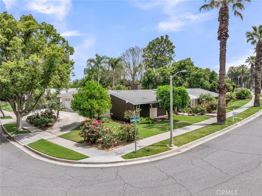 2201 Archdale Street