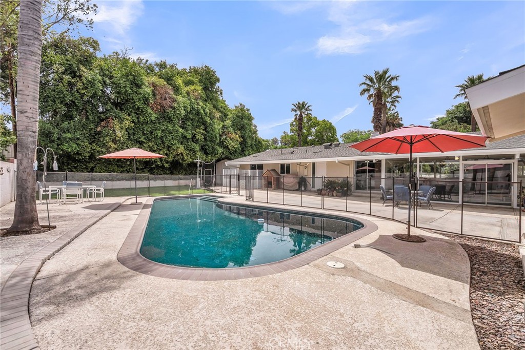 2201 Archdale Street