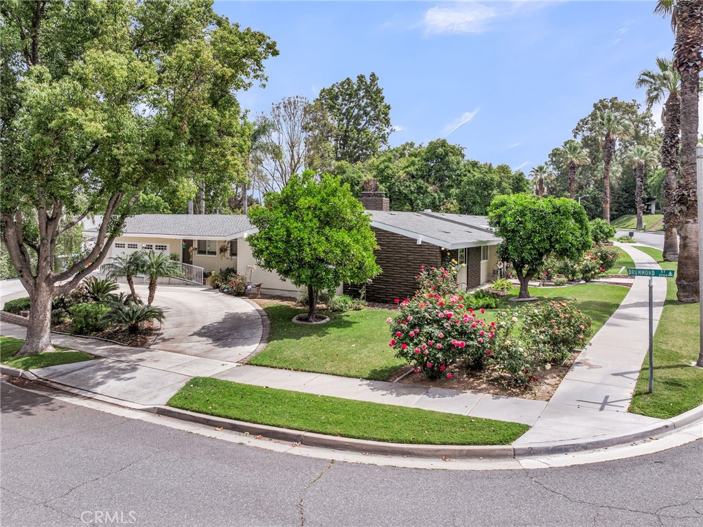 2201 Archdale Street