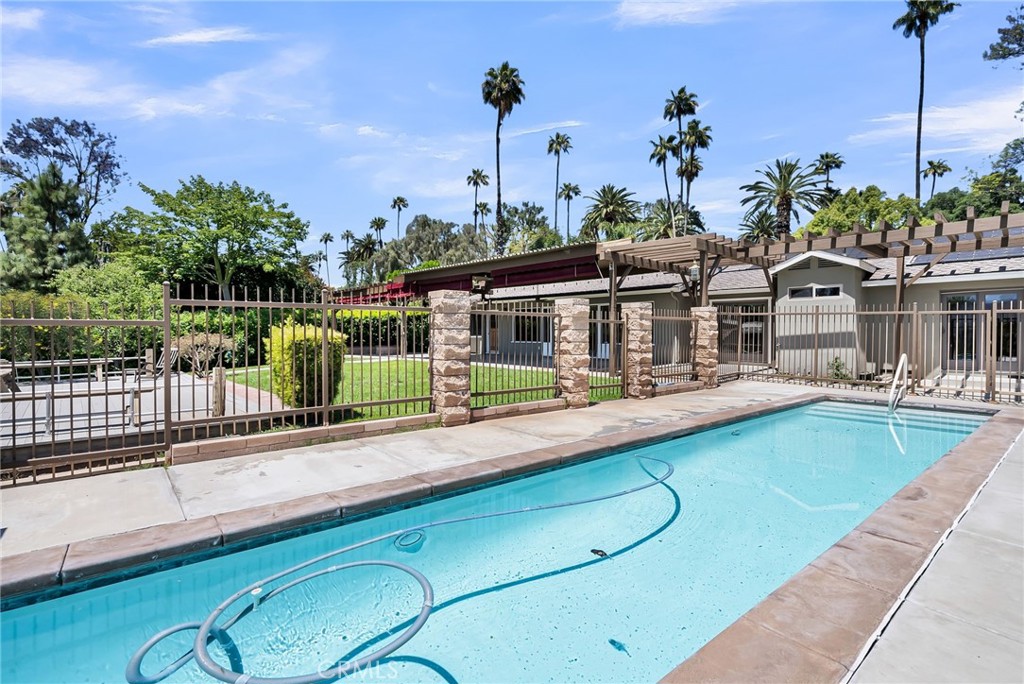 2886 Mcallister Street