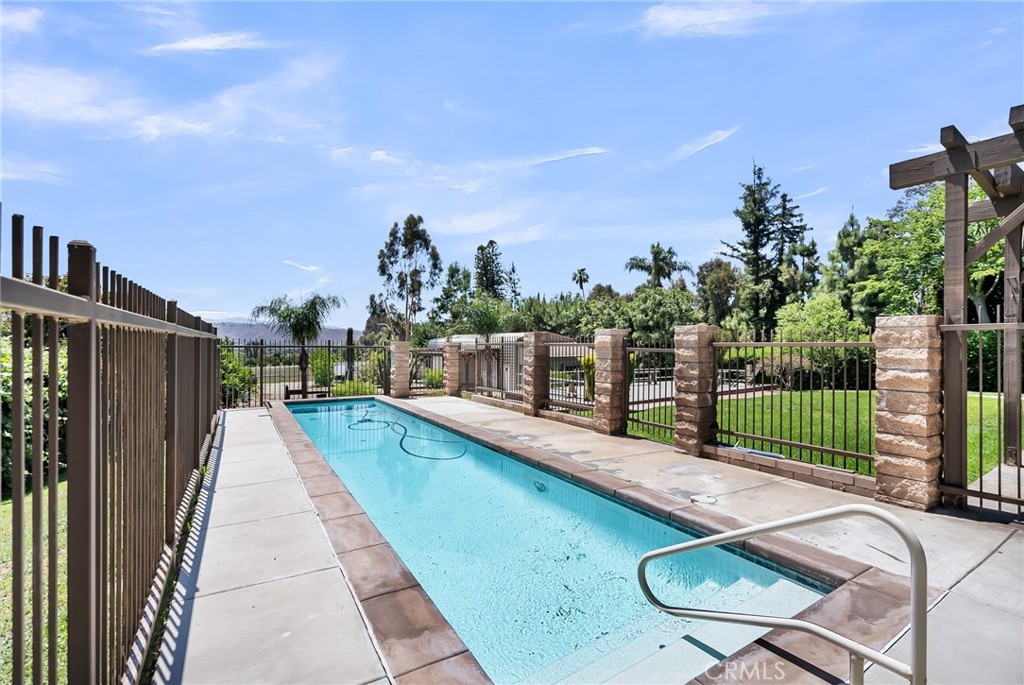 2886 Mcallister Street