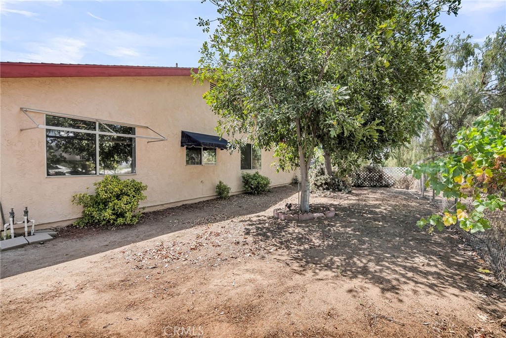 1239 Highridge Street