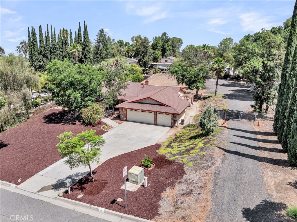 1239 Highridge Street