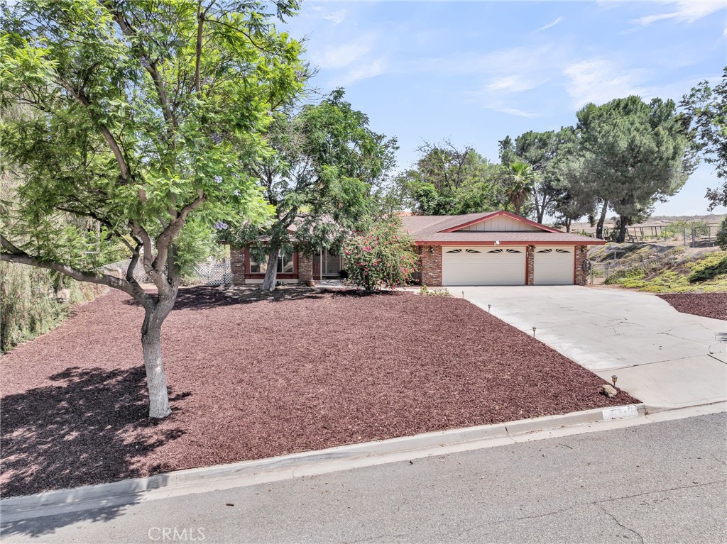 1239 Highridge Street