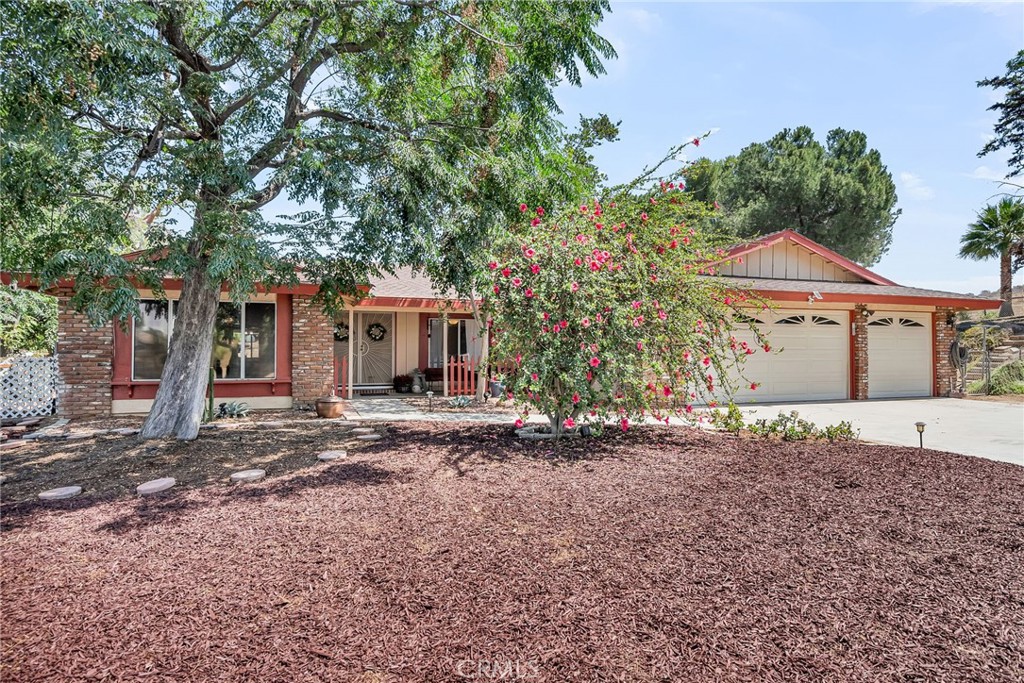 1239 Highridge Street
