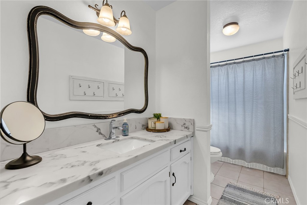 1239 Highridge Street