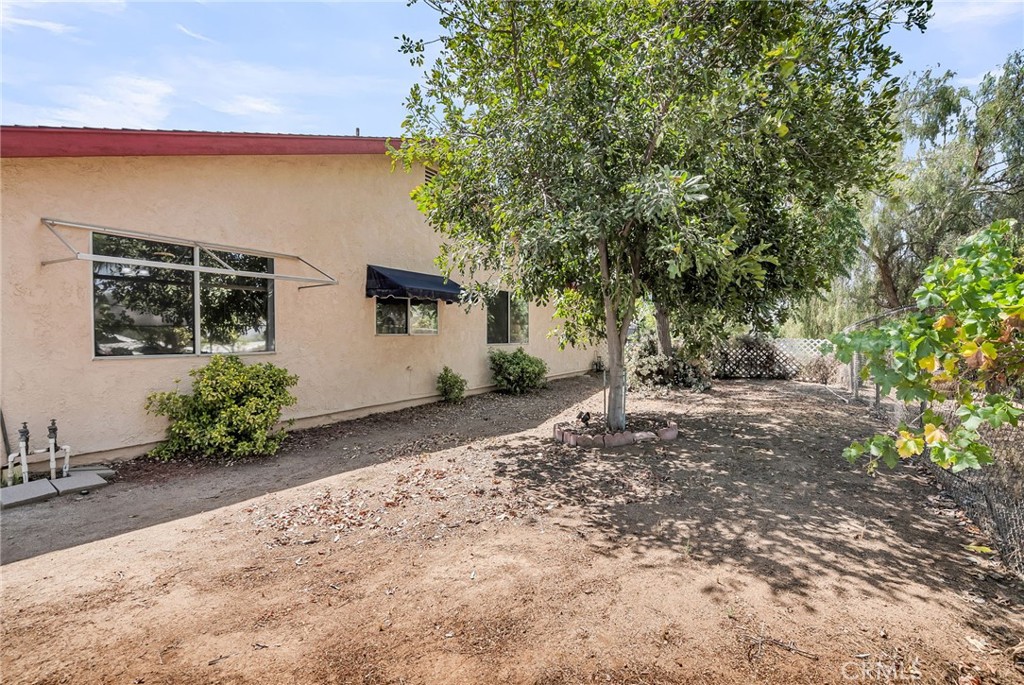 1239 Highridge Street