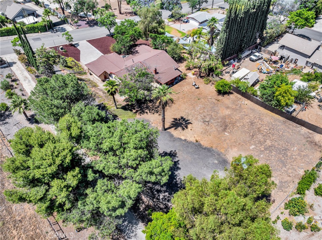 1239 Highridge Street