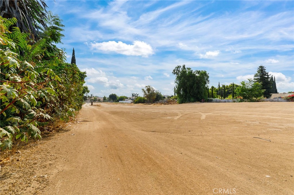 5778 La Sierra Avenue