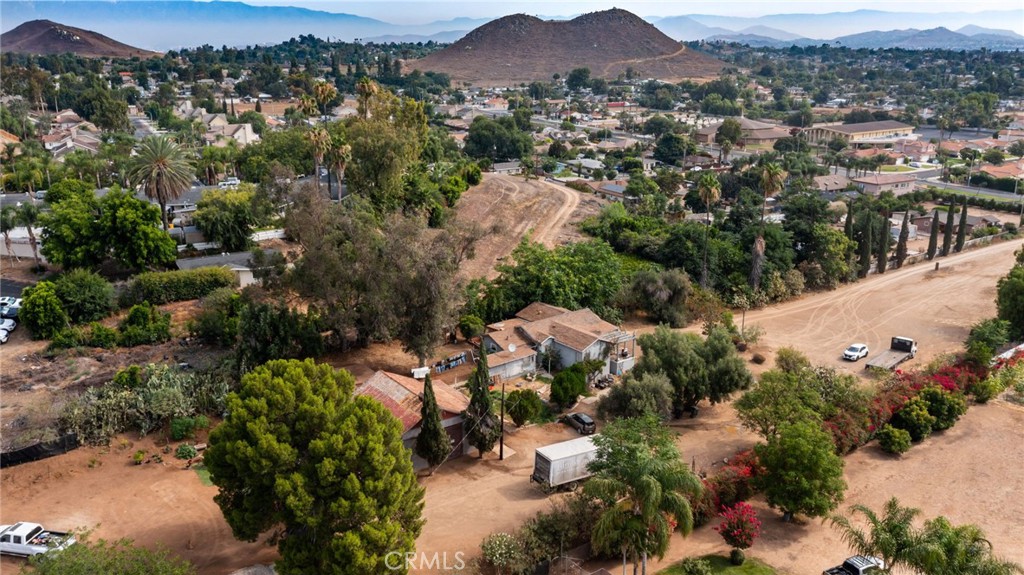 5778 La Sierra Avenue