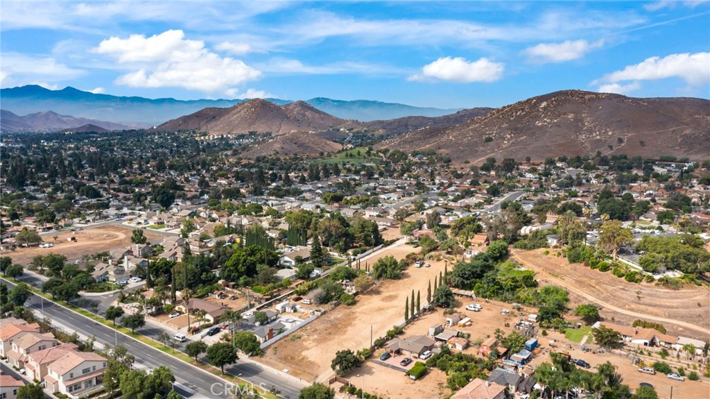 5778 La Sierra Avenue