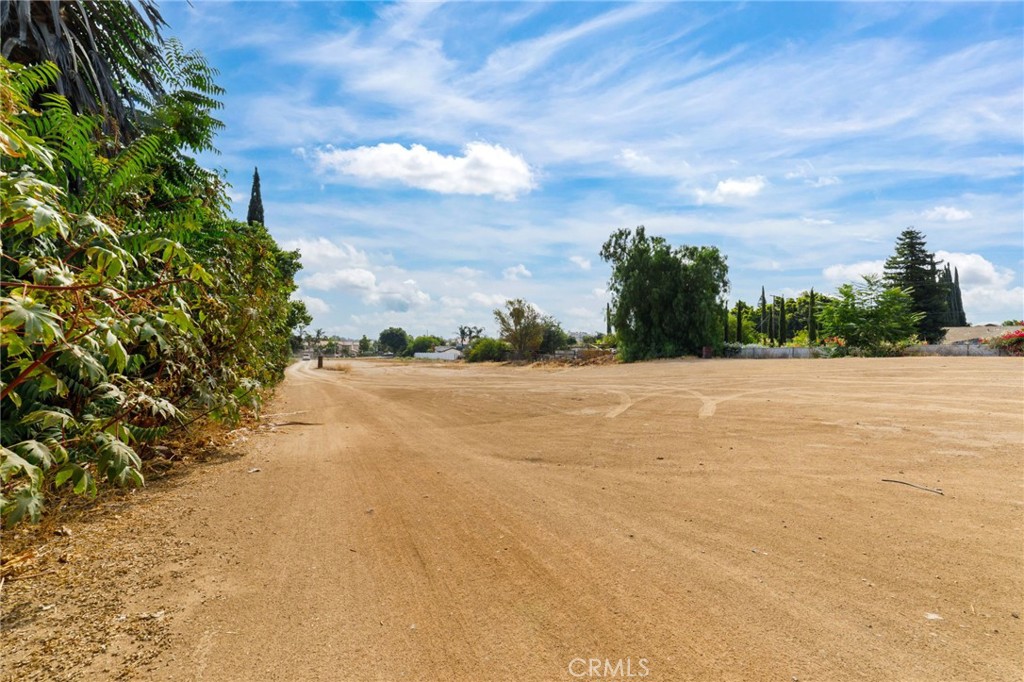 5778 La Sierra Avenue