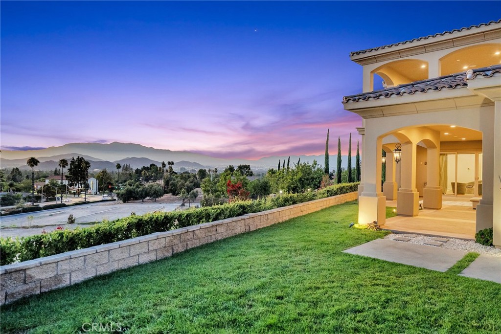 5662 Royal Ridge Court