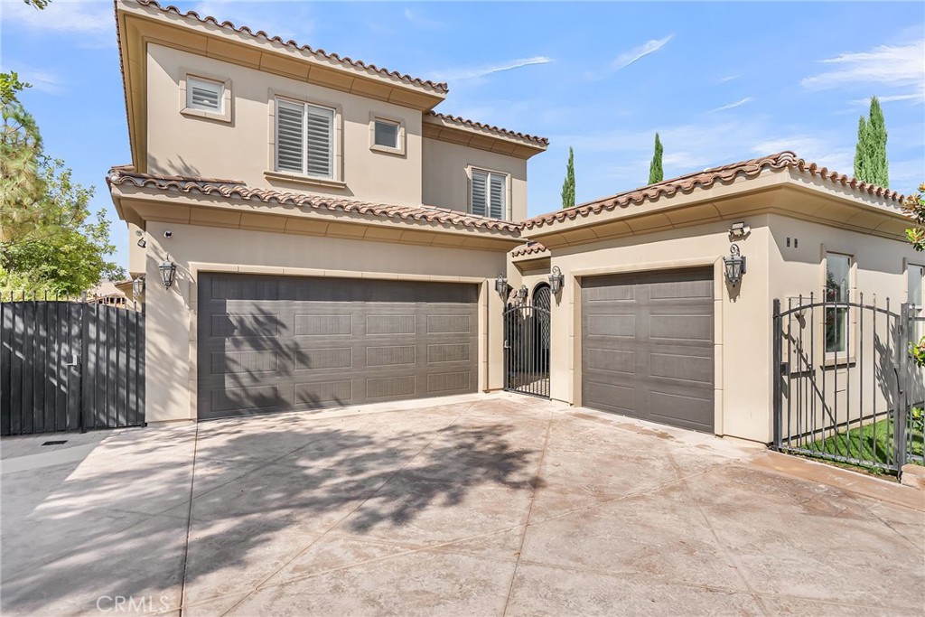 5662 Royal Ridge Court