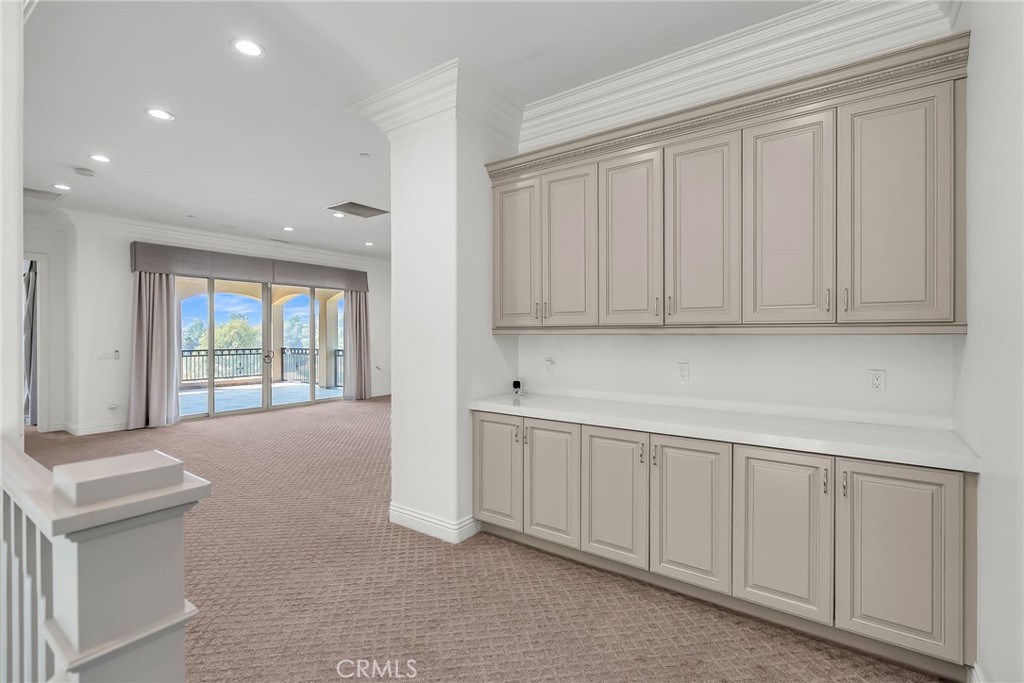 5662 Royal Ridge Court