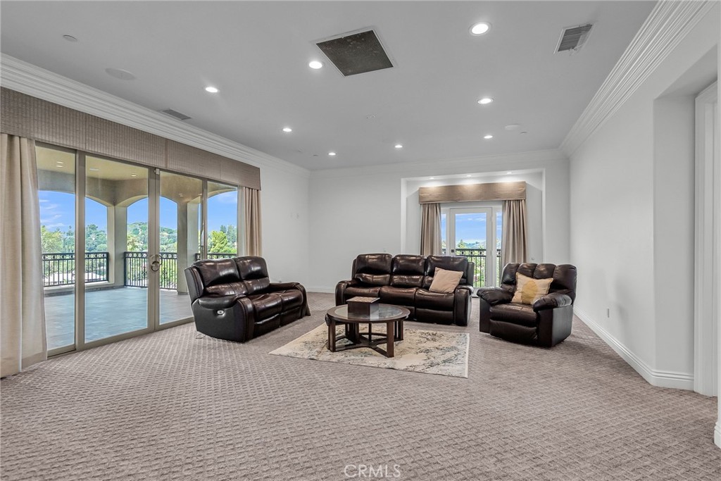 5662 Royal Ridge Court