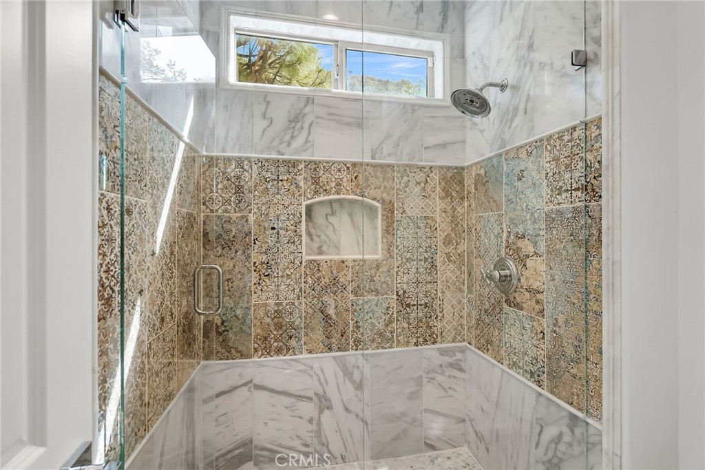 5662 Royal Ridge Court