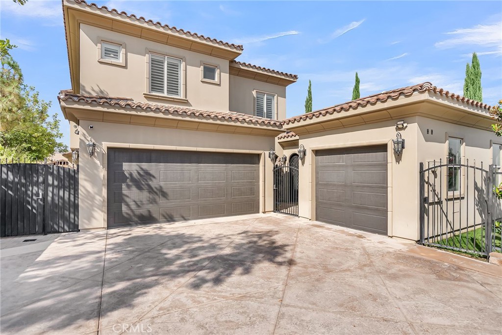 5662 Royal Ridge Court