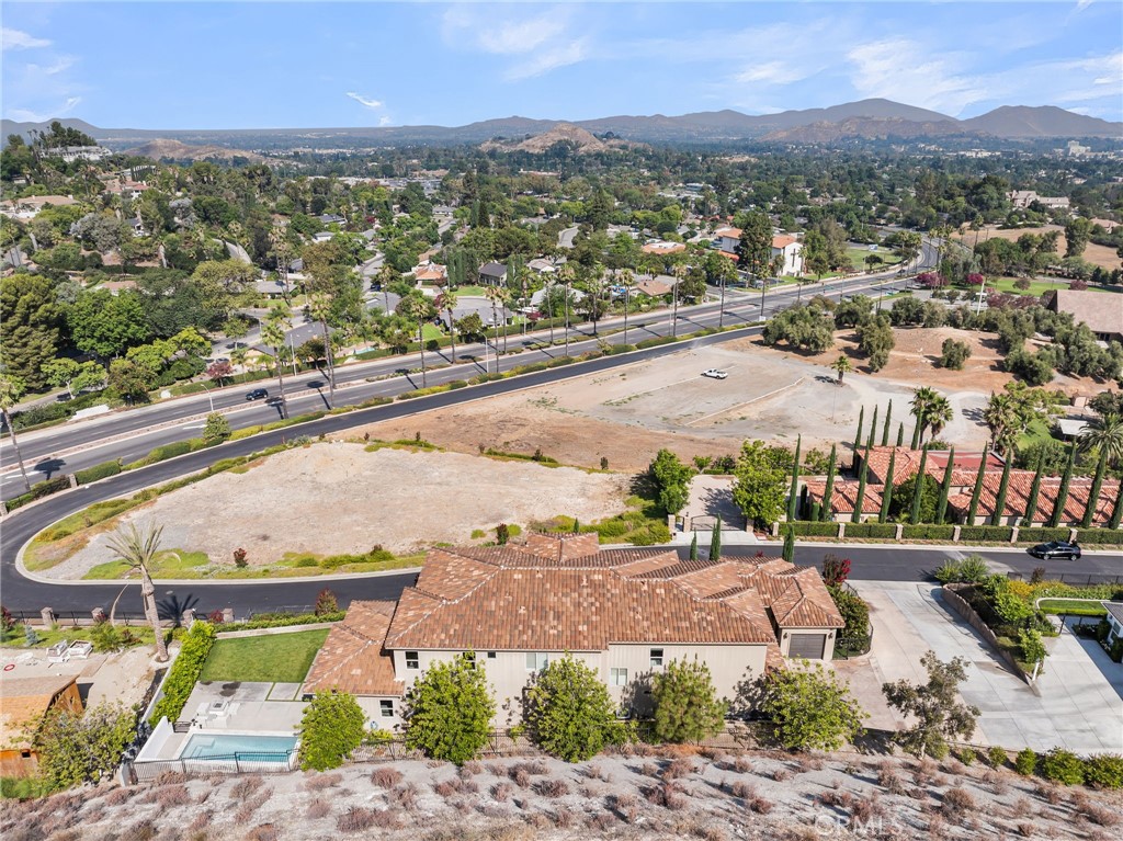 5662 Royal Ridge Court