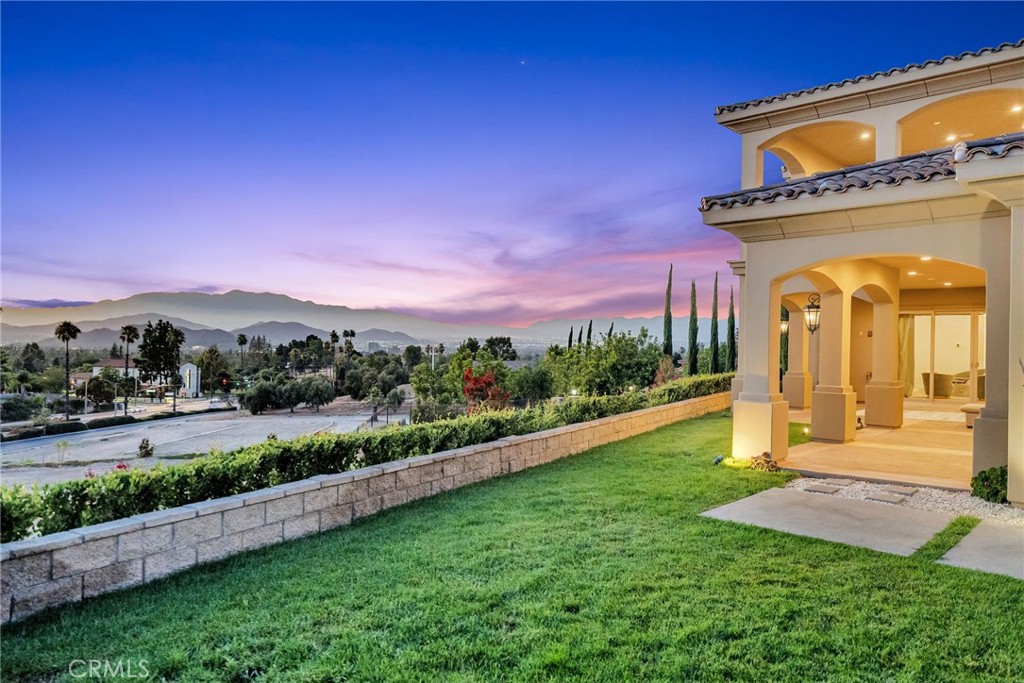 5662 Royal Ridge Court