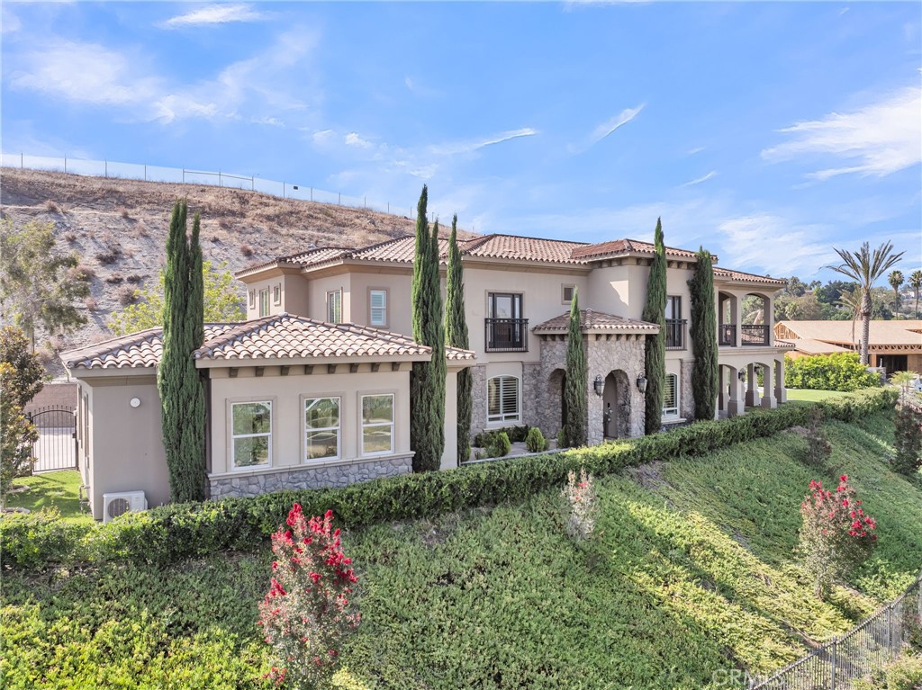 5662 Royal Ridge Court