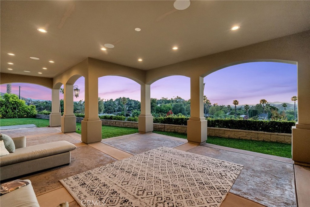 5662 Royal Ridge Court