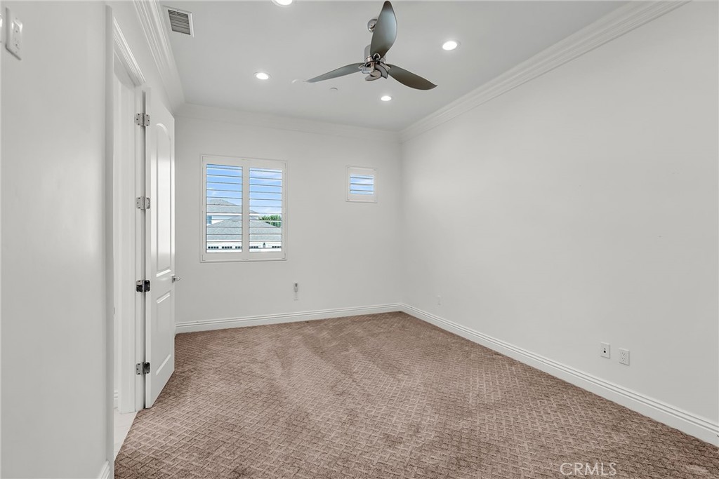 5662 Royal Ridge Court