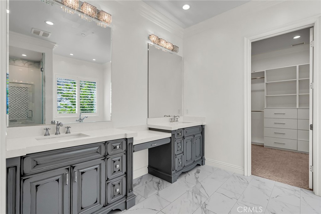 5662 Royal Ridge Court