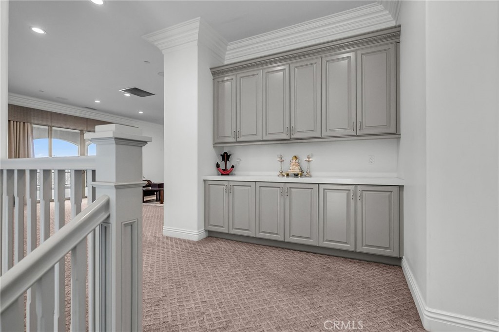 5662 Royal Ridge Court