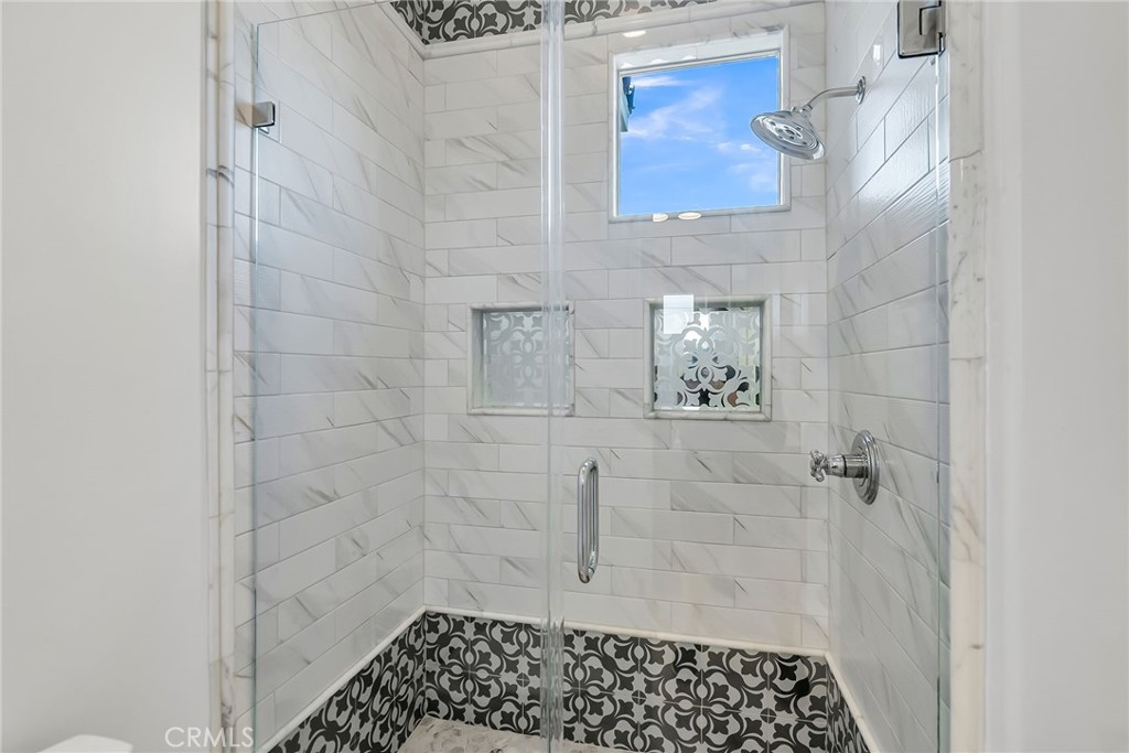 5662 Royal Ridge Court