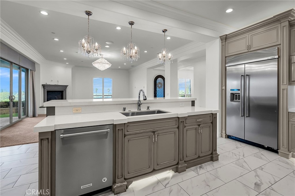 5662 Royal Ridge Court