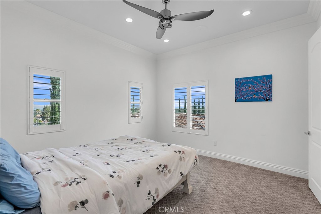 5662 Royal Ridge Court