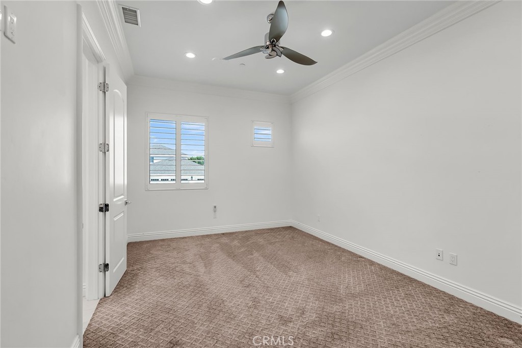 5662 Royal Ridge Court