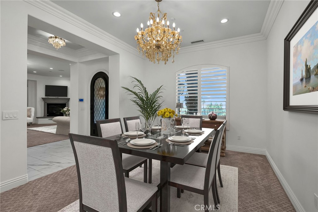 5662 Royal Ridge Court