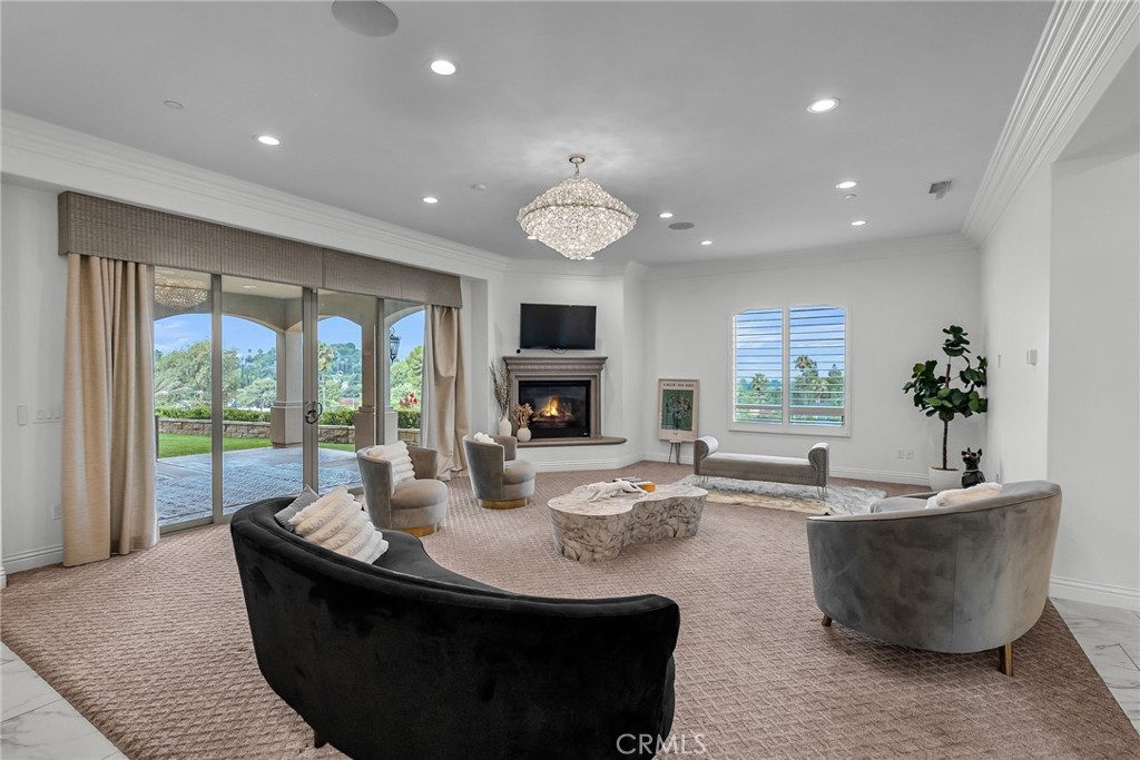 5662 Royal Ridge Court