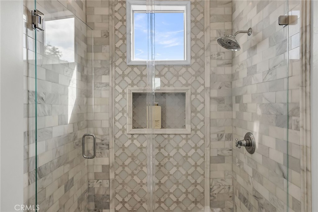 5662 Royal Ridge Court